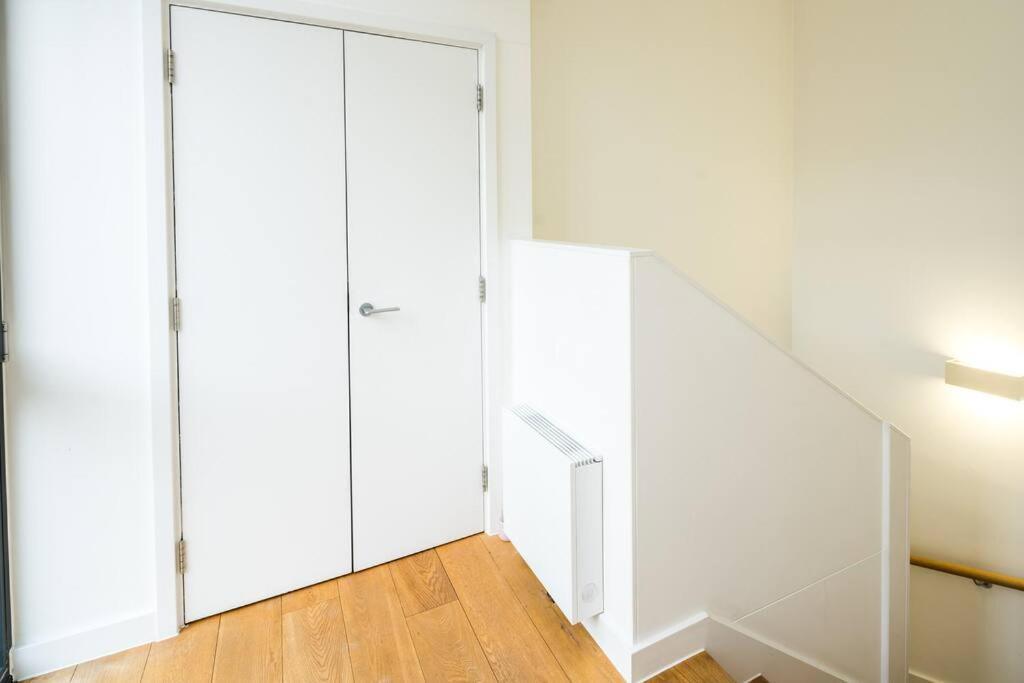 Appartamento Chic And Spacious Flat Near Bond Street Londra Esterno foto