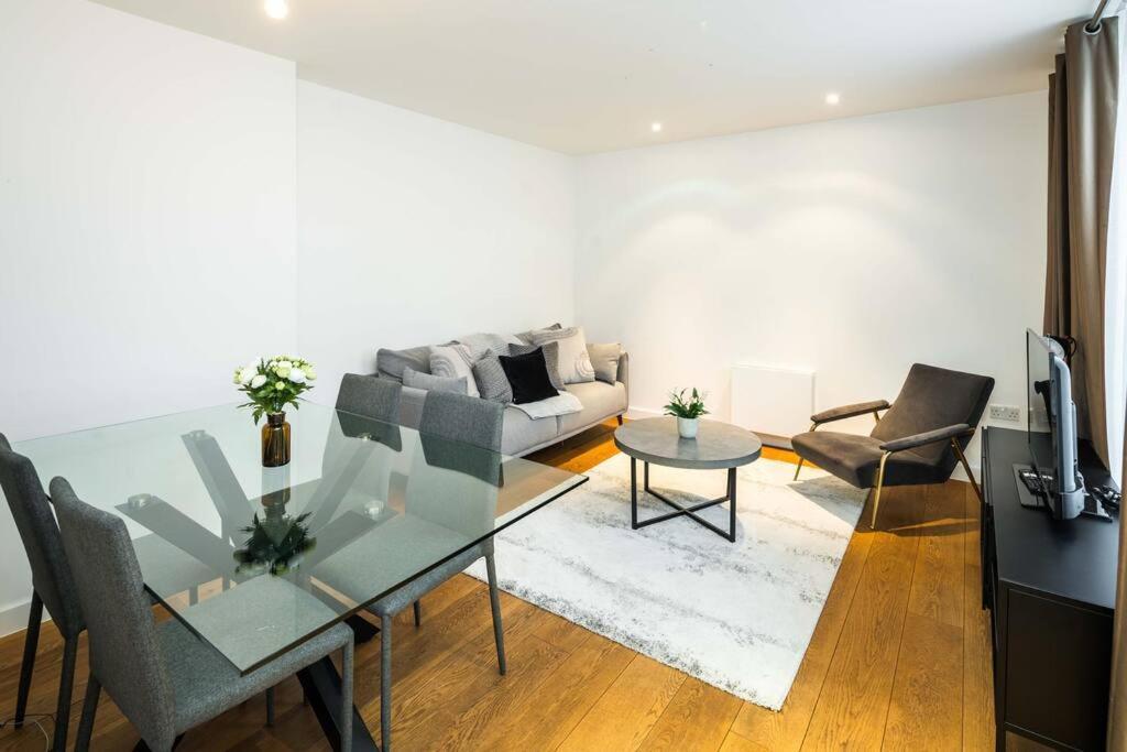 Appartamento Chic And Spacious Flat Near Bond Street Londra Esterno foto