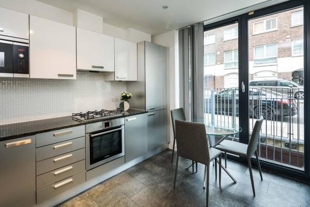 Appartamento Chic And Spacious Flat Near Bond Street Londra Esterno foto