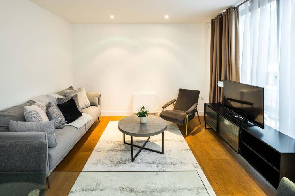 Appartamento Chic And Spacious Flat Near Bond Street Londra Esterno foto